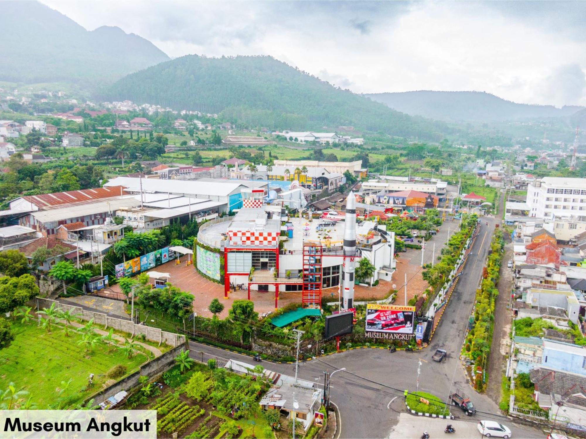 Swiss-Belinn Malang Exterior photo