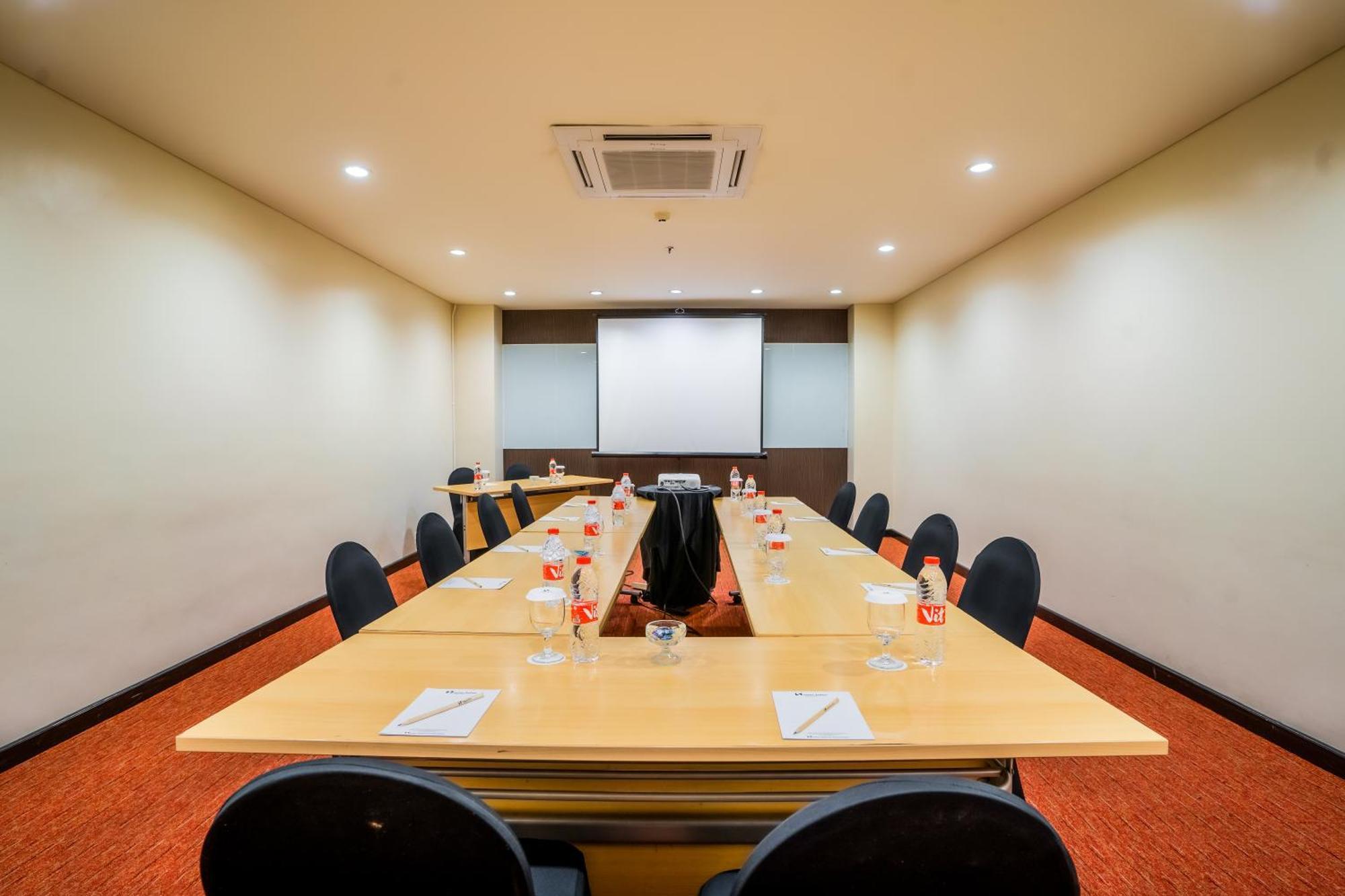 Swiss-Belinn Malang Exterior photo