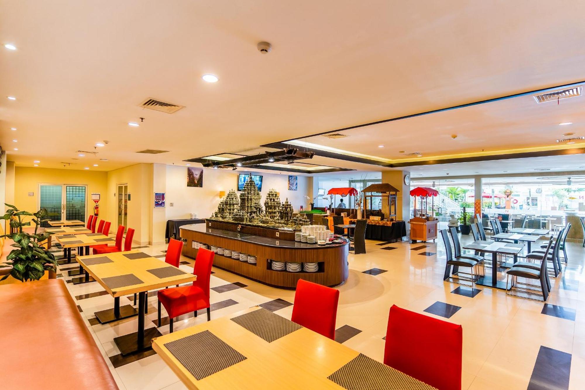 Swiss-Belinn Malang Exterior photo