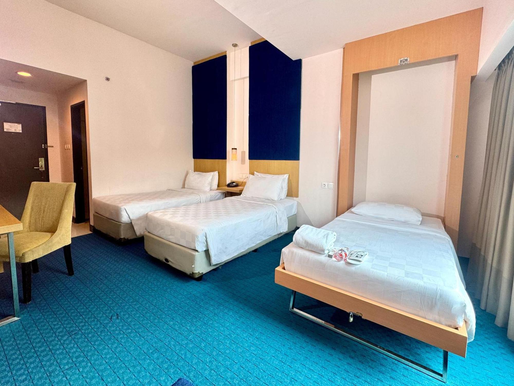 Swiss-Belinn Malang Exterior photo